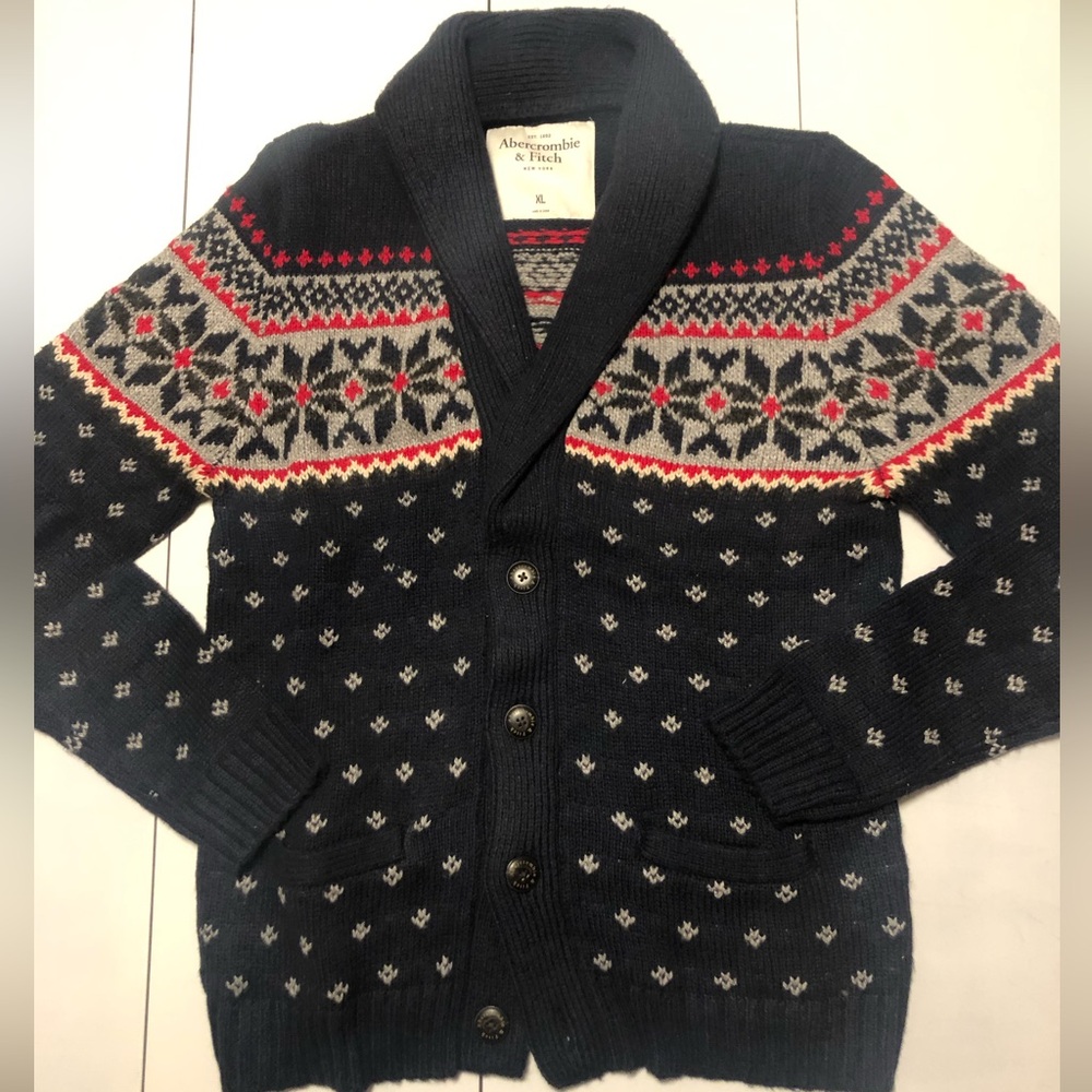 Abercrombie & Fitch Black and Red Knit Cardigan
